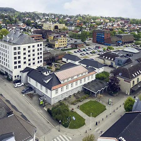 Vic Hotel
