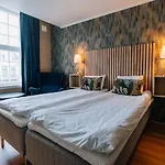 Vic Hotel